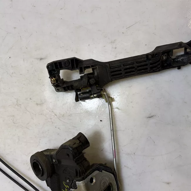 Serratura porta anteriore destra