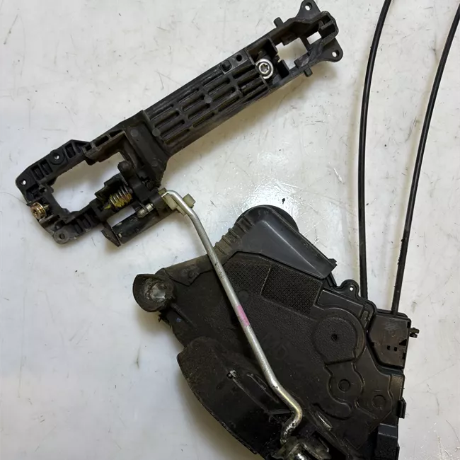 Serratura porta anteriore destra