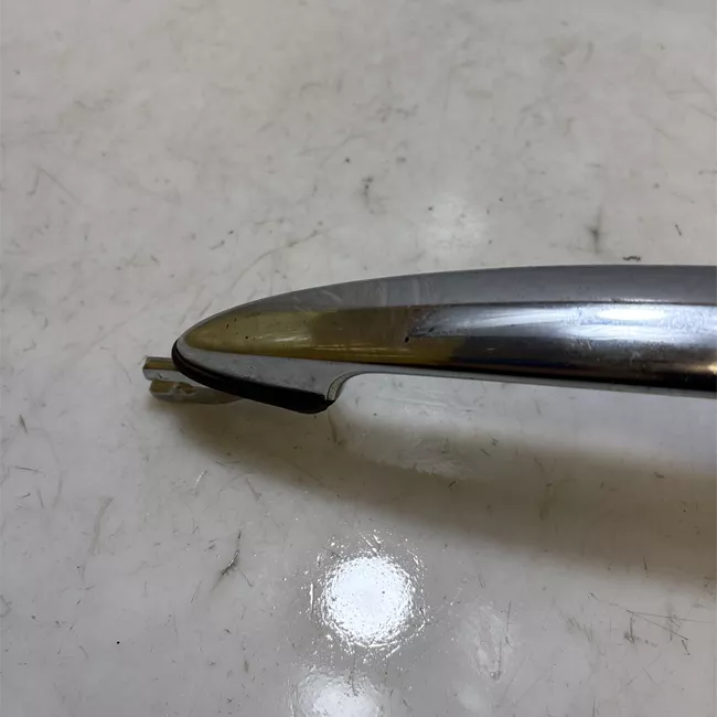 Maniglia porta anteriore sinistra