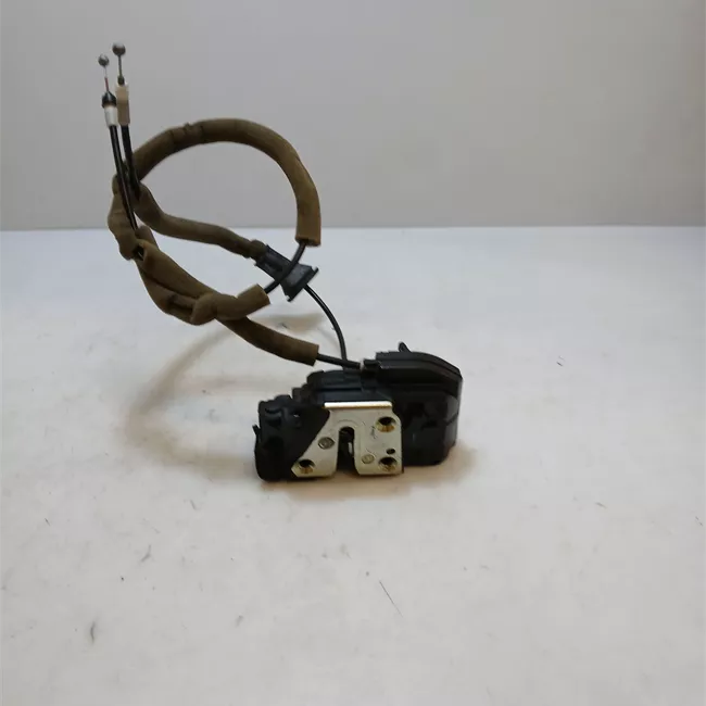 Serratura porta anteriore destra con bloccaggio elettromagnetico