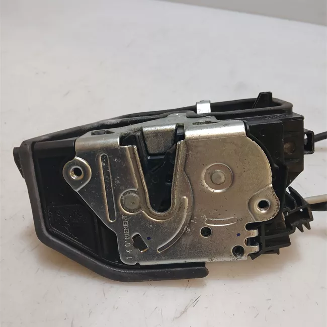 Serratura porta anteriore sinistra