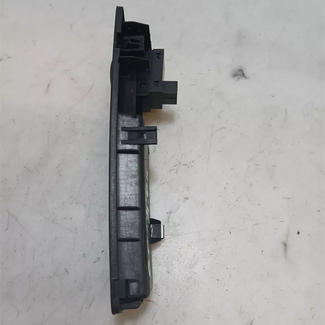 Interruttore alzacristalli porta anteriore