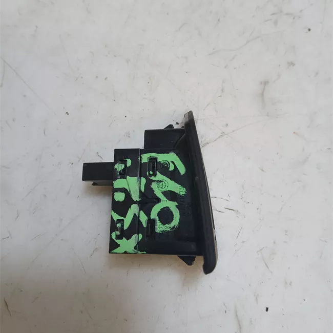 Interruttore alzacristalli porta posteriore sinistro