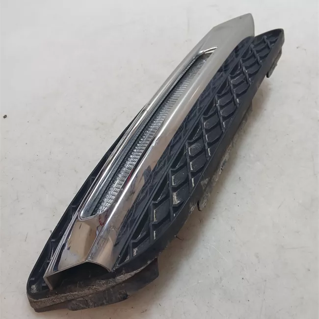 Proiettore fendinebbia sinistro