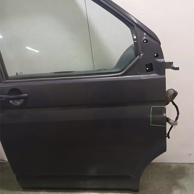 Porta anteriore destra