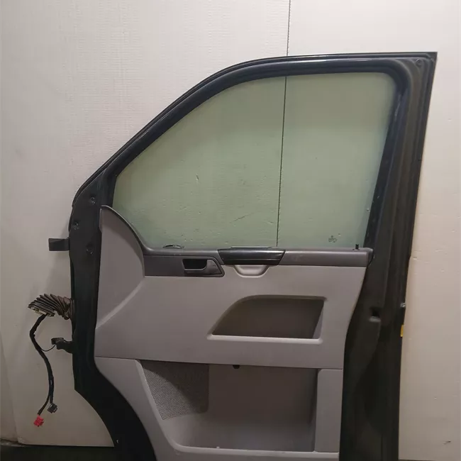 Porta anteriore destra