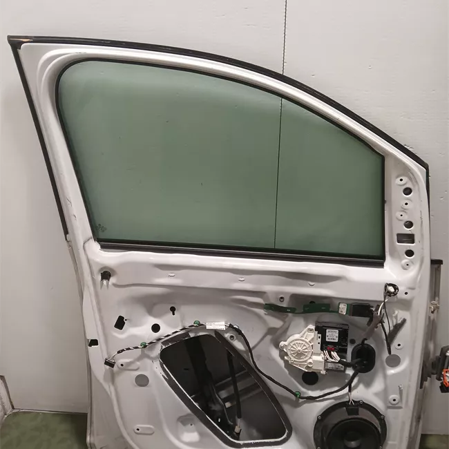 Porta anteriore sinistra