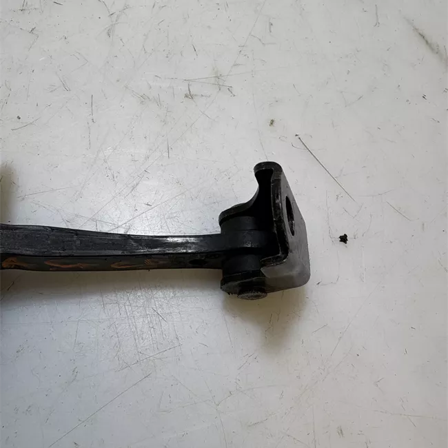 Fermo porta anteriore sinistro