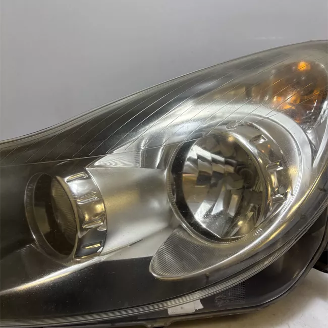 Proiettore sinistro Nero