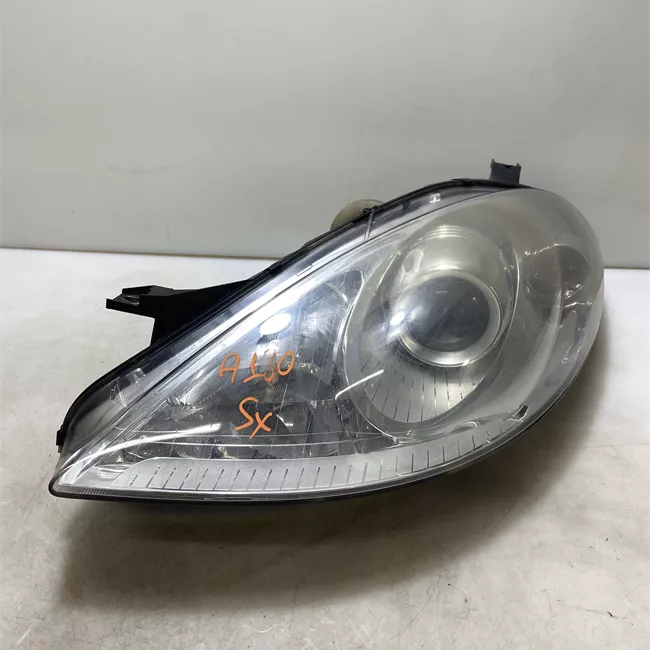 Proiettore sinistro Avantgarde