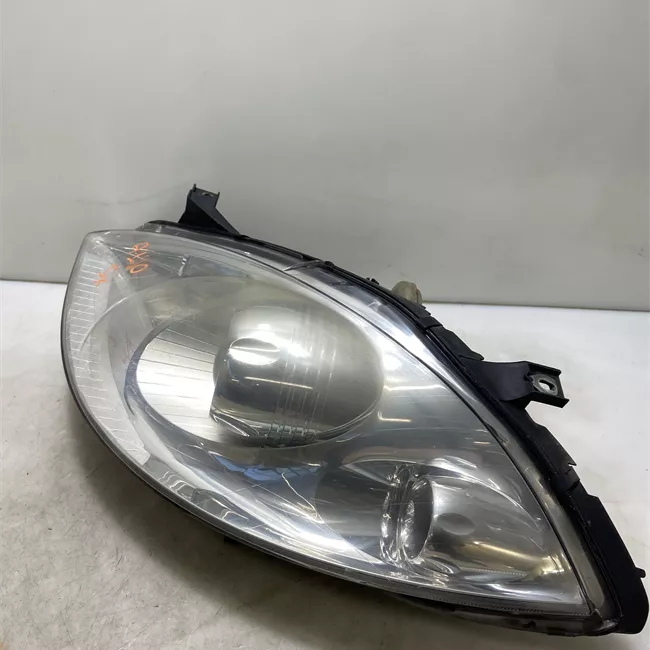 Proiettore sinistro Avantgarde