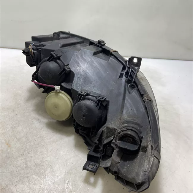 Proiettore sinistro Avantgarde