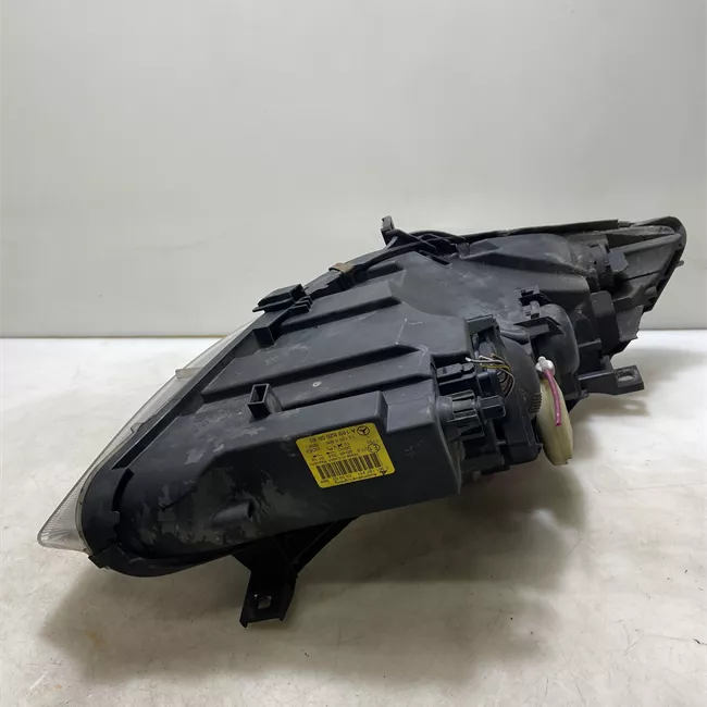 Proiettore sinistro Avantgarde