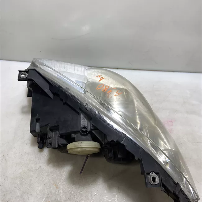 Proiettore destro Avantgarde