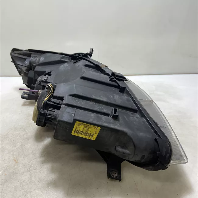 Proiettore destro Avantgarde