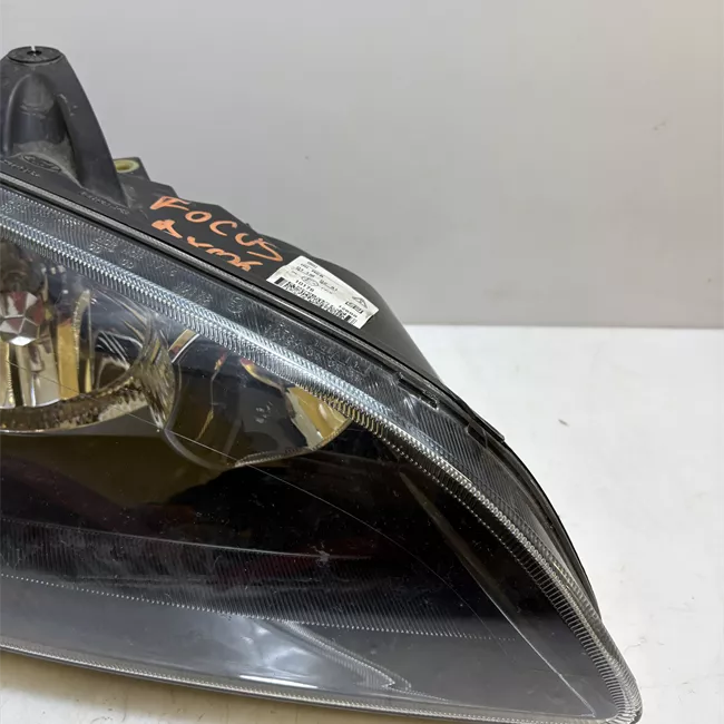 Proiettore destro con cornice finitura nera