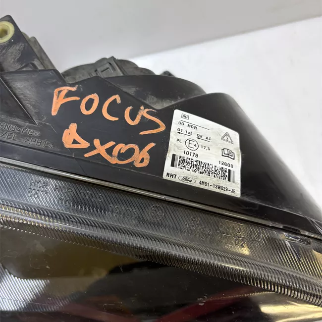 Proiettore destro con cornice finitura nera