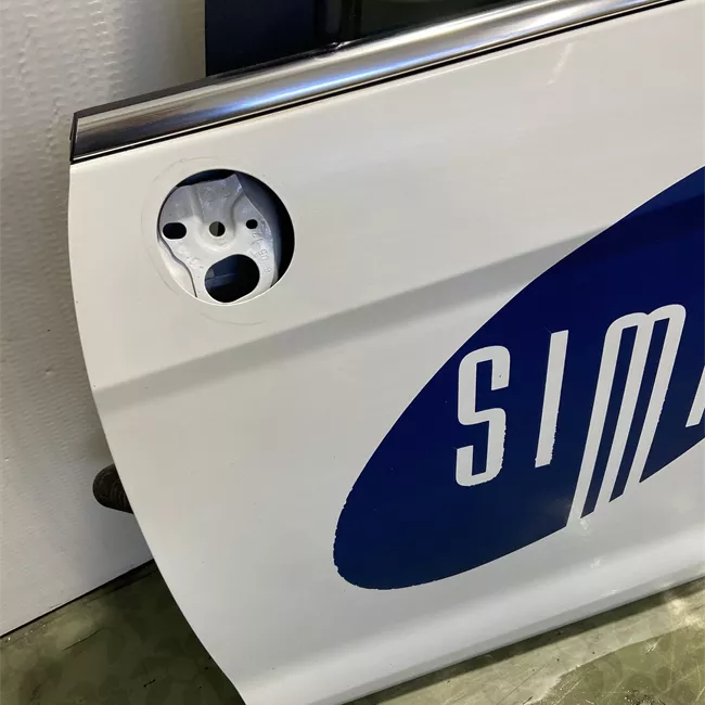 Porta anteriore sinistra