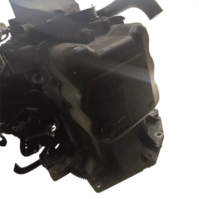 Testata motore con valvole