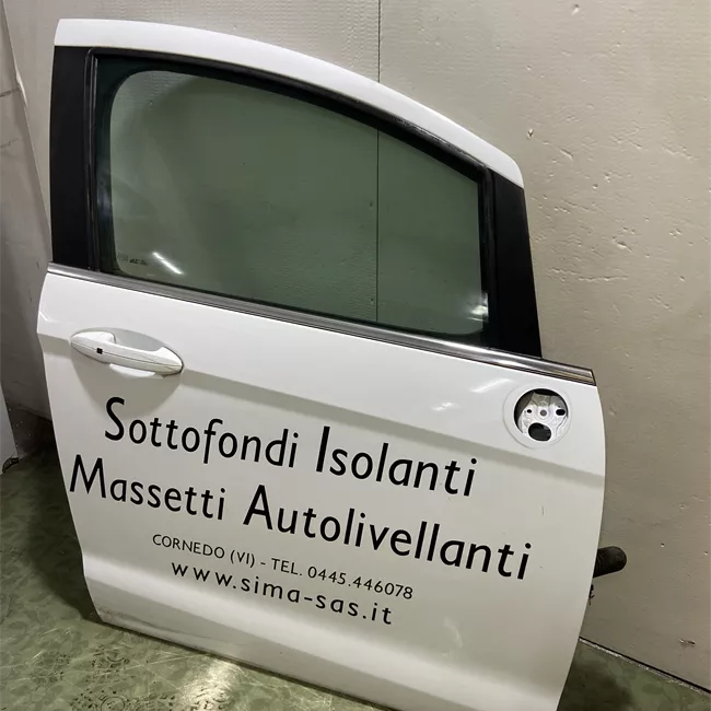 Porta anteriore destra