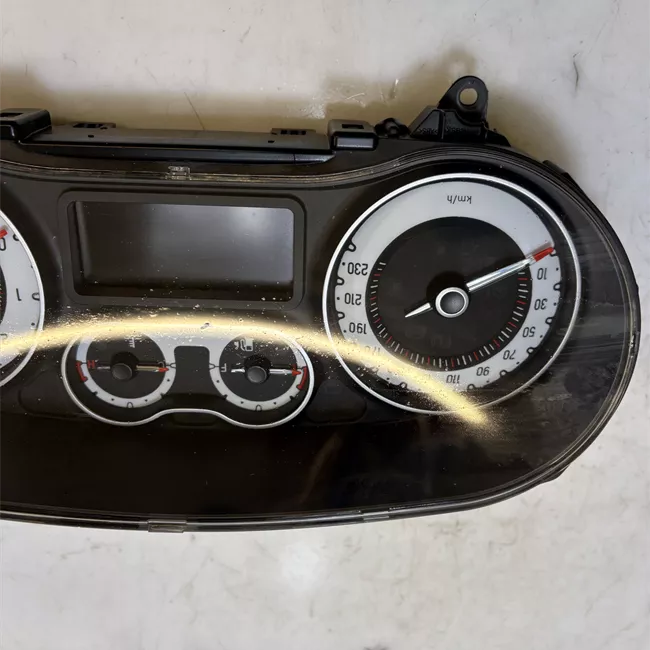 Quadro strumenti completo con display