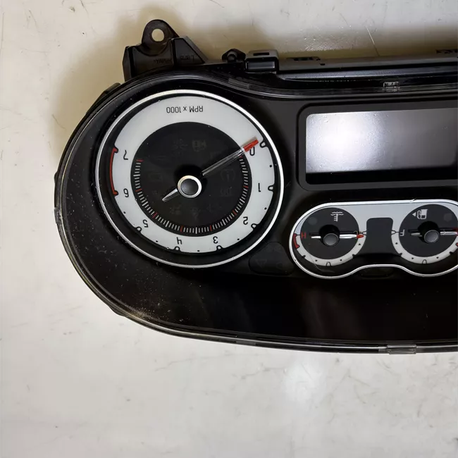 Quadro strumenti completo con display