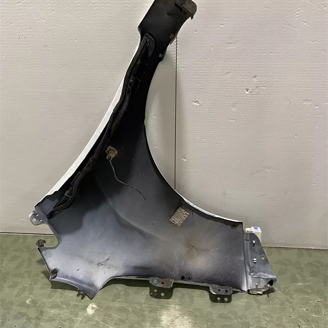 Parafango anteriore destro