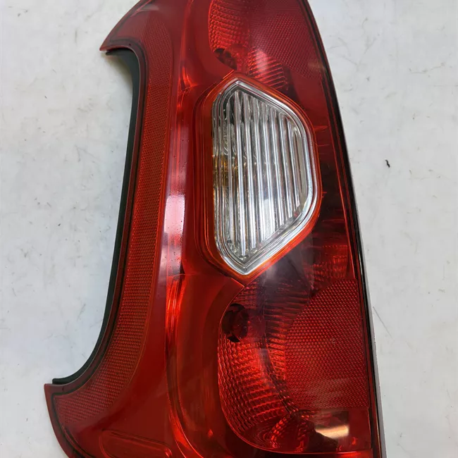 Fanale posteriore sinistro