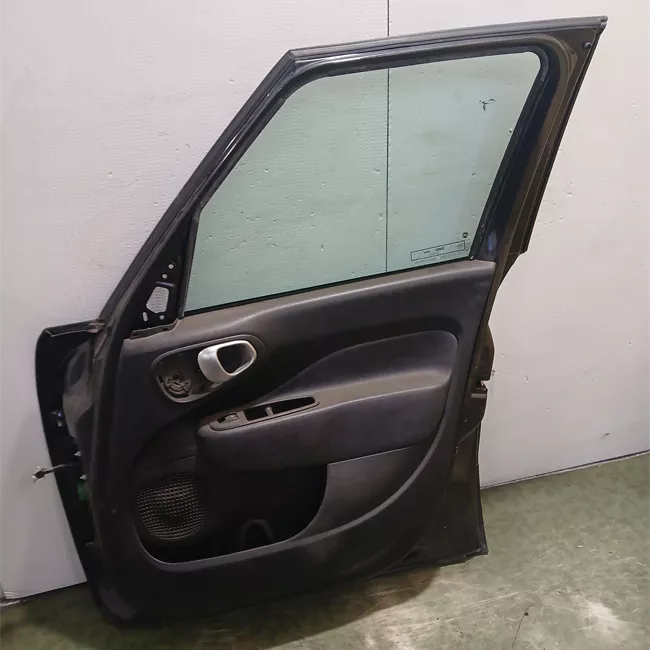 Porta anteriore destra