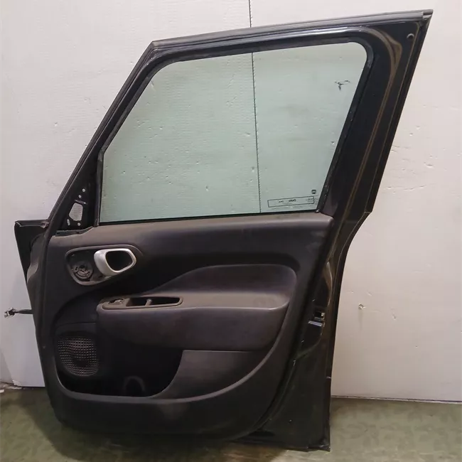 Porta anteriore destra