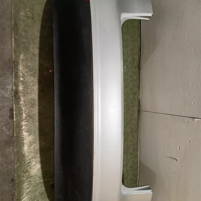 Paraurti posteriore con primer