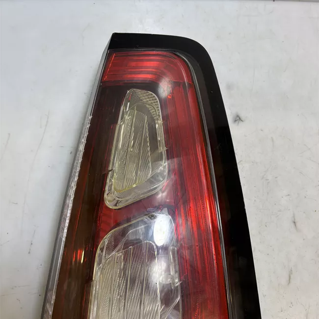 Fanale posteriore destro Racing, Sport