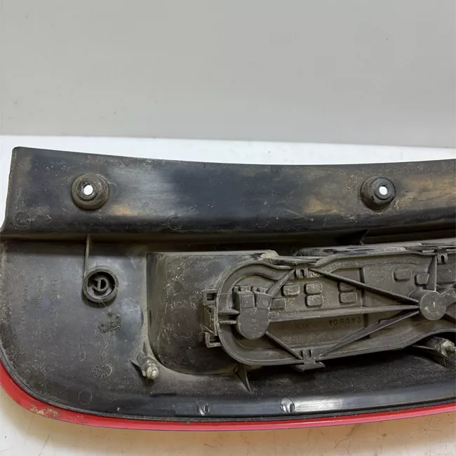 Fanale posteriore sinistro 01-02-06<