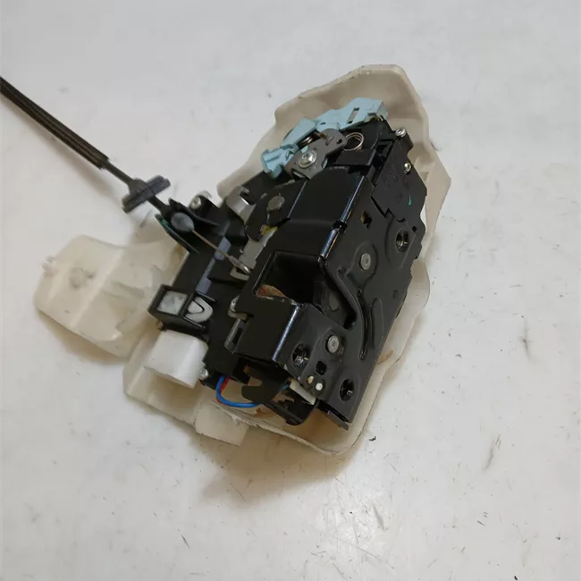 Serratura porta anteriore destra