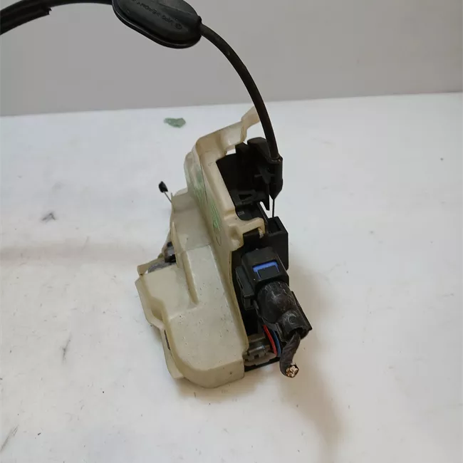 Serratura porta posteriore destra senza dispositivo SAFE