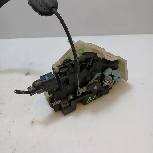 Serratura porta posteriore destra senza dispositivo SAFE