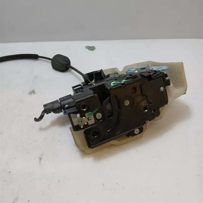 Serratura porta posteriore destra senza dispositivo SAFE