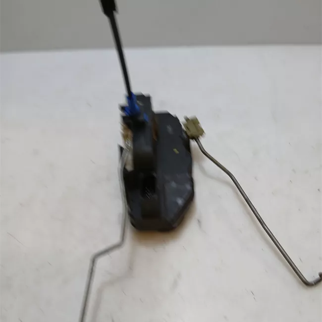 Serratura porta anteriore destra