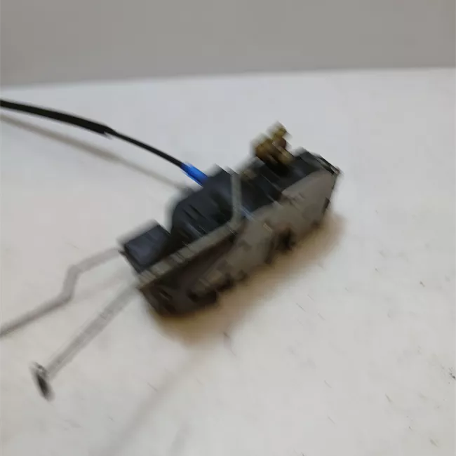 Serratura porta anteriore destra