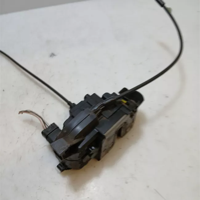 Serratura porta anteriore sinistra con bloccaggio elettromagnetico