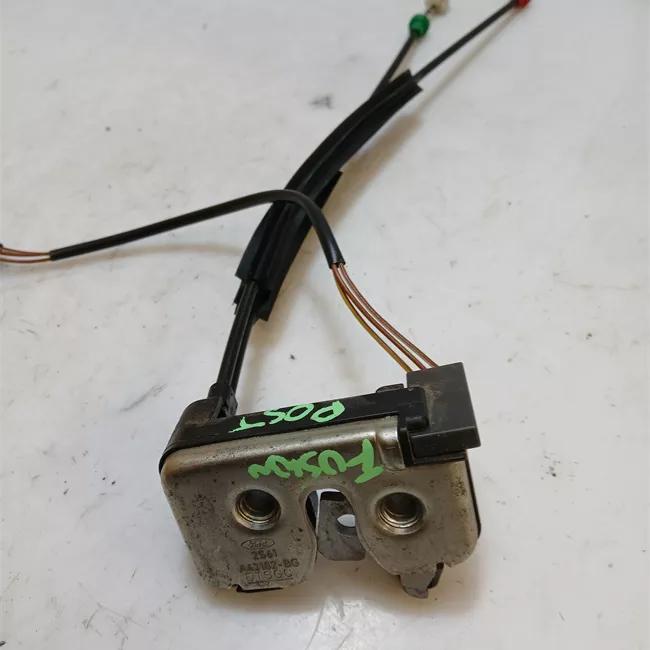 Serratura portello posteriore con sgancio posteriore telecomandato