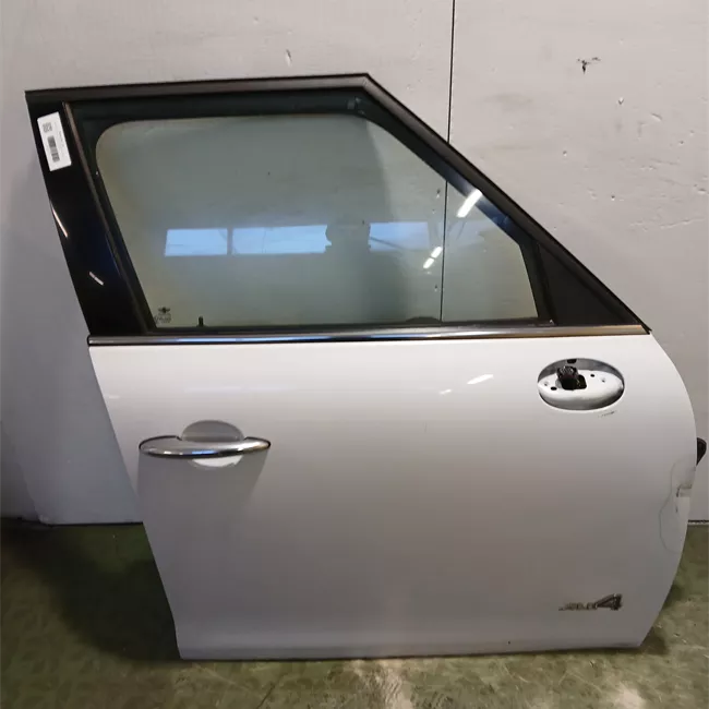 Porta anteriore destra