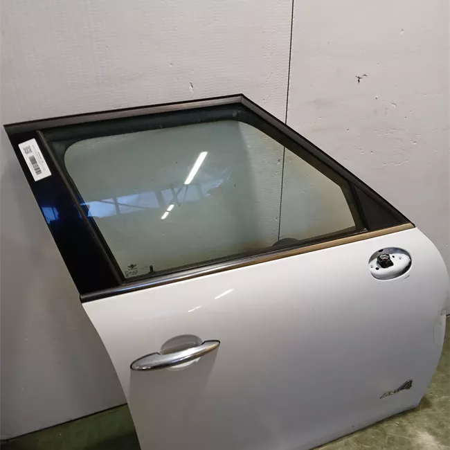 Porta anteriore destra