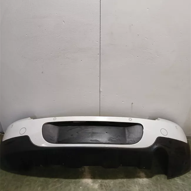 Paraurti posteriore Chrome Line, con sensore parchiusura primer