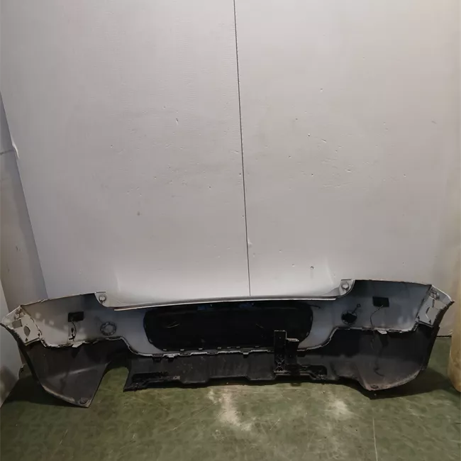 Paraurti posteriore Chrome Line, con sensore parchiusura primer