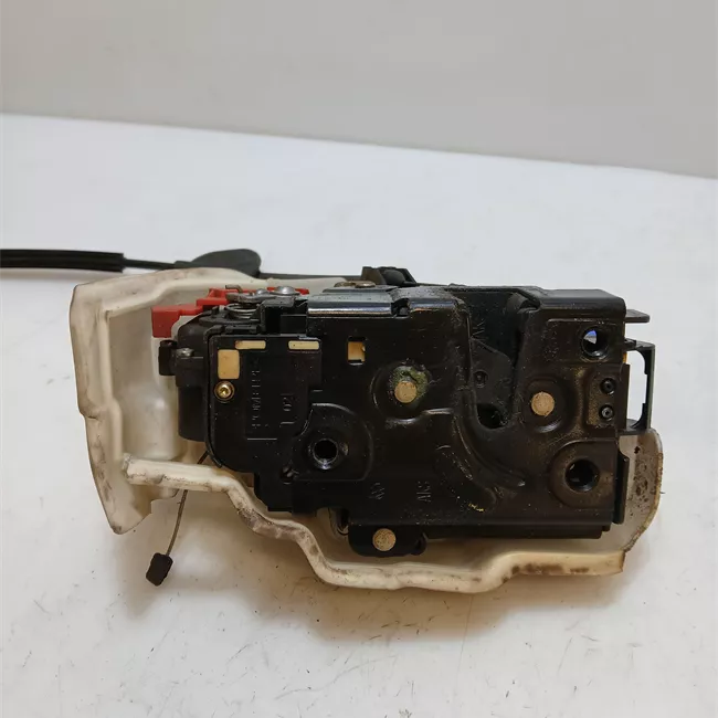 Serratura porta anteriore destra