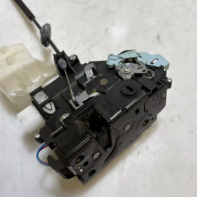 Serratura porta posteriore destra