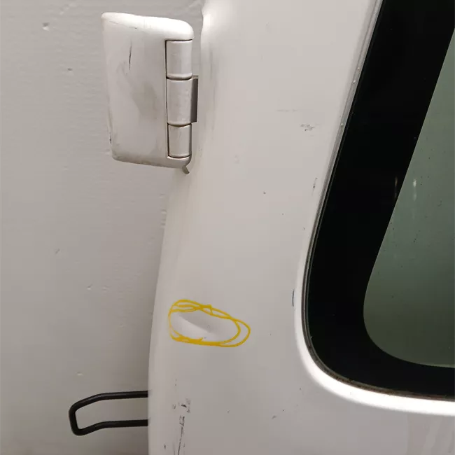 Porta carico posteriore a battente sinistra senza TERGI