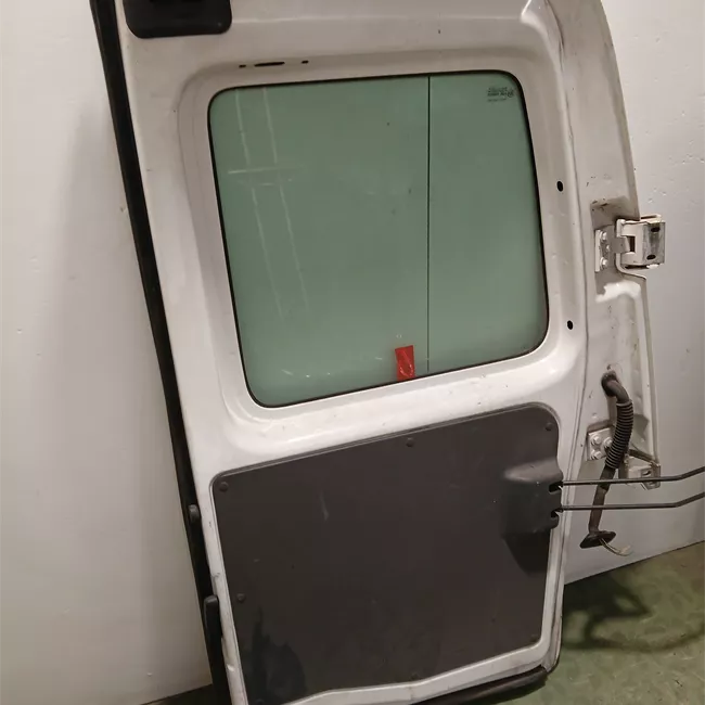 Porta carico posteriore a battente sinistra senza TERGI