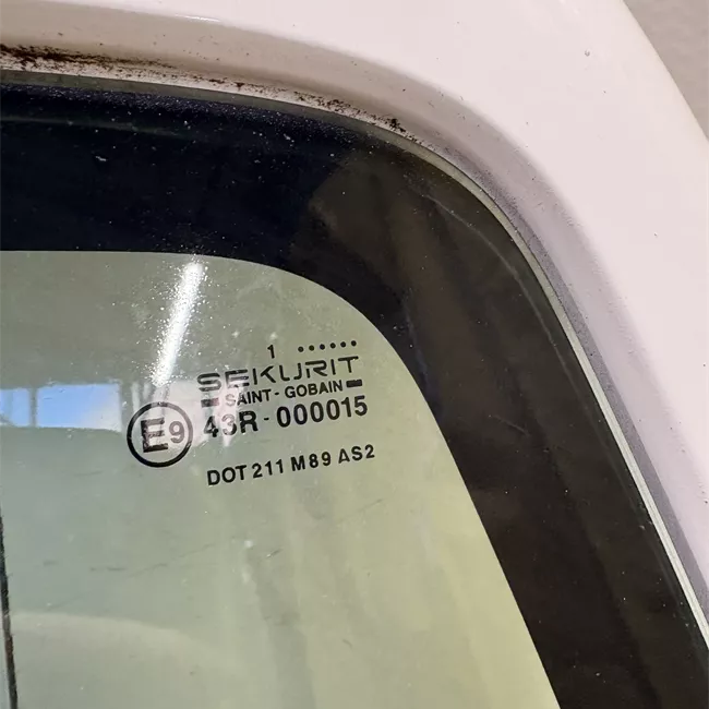 Porta carico posteriore a battente destra senza TERGI